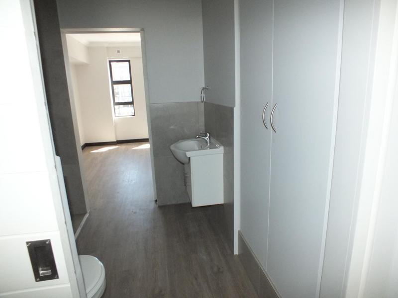 To Let 2 Bedroom Property for Rent in Buhrein Western Cape